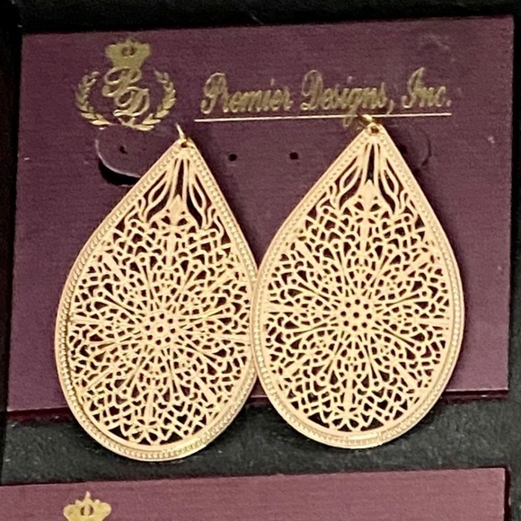 Earrings!!! - Picture 2 of 7